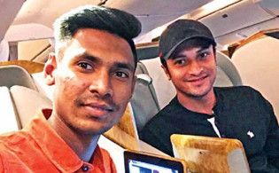 হঠাৎ করেই সাকিব ও মুস্তাফিজের জন্য উড়ে এলো নতুন সংবাদ