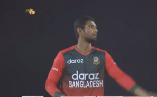 জয়ের জন্য শেষ ৩৬ বল থেকে অস্ট্রেলিয়ার প্রয়োজন