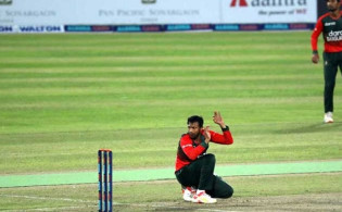 সাকিবের জন্যই আজকে ম্যাচ হেরেছে বাংলাদেশ