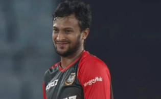 ক্যারিয়ারে এই প্রথম এক ওভারে ৫ ছক্কা খেল সাকিব