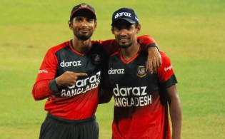 সিরিজ জেতার জন্য যে ক্রিকেটারকে প্রশংসায় ভাসাচ্ছে বিশ্ব মিডিয়া
