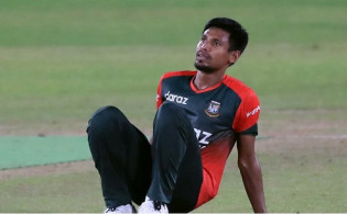 যে রেকর্ড মোস্তাফিজ ছাড়া কেবল একজনের