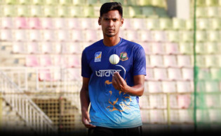 প্রথম বোলার হিসেবে নতুন বিশ্বরেকর্ড গড়লেন মোস্তাফিজ