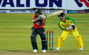 অস্ট্রেলিয়াকে হারানোর সমান টার্গেট দিয়ে দিলো টাইগাররা