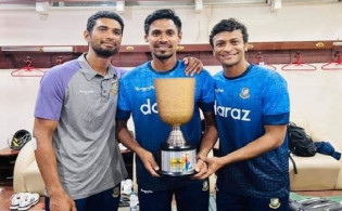 মোস্তাফিজকে সবার দুঃস্বপ্ন বললেন তিনি