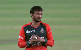বাংলাদেশি মাত্রই অবহেলার শিকার,মনের কষ্টে যা বললেন সাকিব