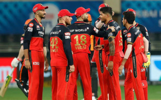 ২ দেশের ৩ ক্রিকেটার নিল কোহেলির আরসিবি