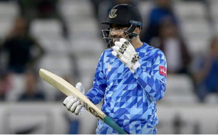 টানা ৩ চার মেরে দলকে জেতালেন রশিদ খান