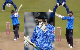 4,4,4 ব্যাটিং ঝড় দেখালেন রশিদ খান
