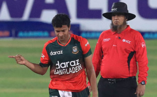 এইমাত্র পাওয়া: ৪ কিংবদন্তী ক্রিকেটারকে ছোটবেলা থেকে অনুসরন করতেন সাকিব