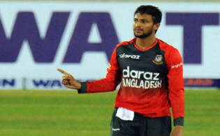 বিশ্বের একমাত্র ক্রিকেটার হিসেবে নতুন মাইলফলকের সামনে দাঁড়িয়ে সাকিব