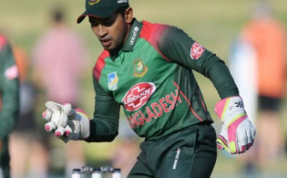 উইকেটকিপিং ছাড়ার সিদ্ধান্ত মুশফিকের না টিম ম্যানেজমেন্টের