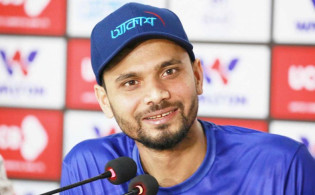 দেশিরা না খেয়ে মরে : মাশরাফী