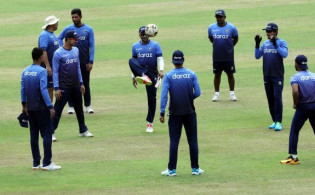 বাংলাদেশের সামনে একটি মাত্র পথ খোলা