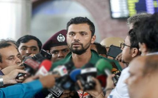 সবার সামনে ক্ষোভ প্রকাশ মাশরাফির