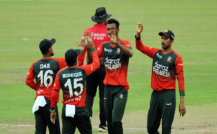 বাংলাদেশকে বিশাল রানের টার্গেট দিলো নিউজিল্যান্ড
