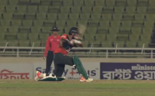 6,6 চলছে আফিফের ঝড়,সর্বশেষ স্কোর