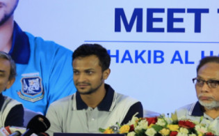 অতিরিক্ত ভুল ধরায় সমালোচনাকারীদের ধুয়ে দিলেন সাকিব