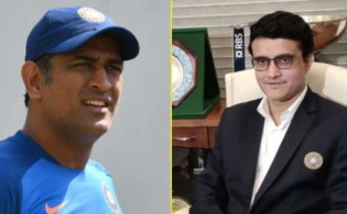 ধোনিকে নিয়ে কৌশলী জবাব দিলেন সৌরভ
