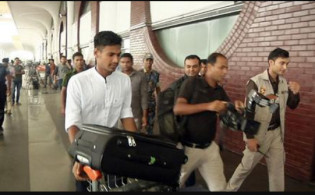 ব্রেকিং নিউজ : সব সমস্যার সমাধান করেই দেশ ছাড়লেন মুস্তাফিজ
