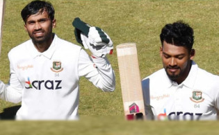 ব্যাটিং ঝড়ে বিশাল রানের পর থামলো শান্ত-সাদমানরা