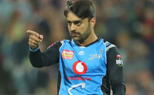 শত চেষ্টার পর অবশেষে নিজের লক্ষ ঠিক করলেন রশিদ খান