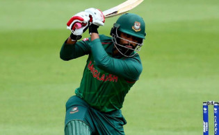 মাঠে ফিরেই আগ্রাসী ব্যাটিং দেখালেন তামিম