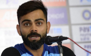 যার পরামর্শ অধিনায়কত্ব ছেড়েছেন বিরাট কোহলি