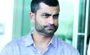 আজকে দেশ ছাড়লেন তামিম