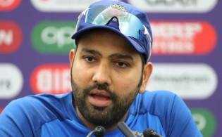 টি-20 বিশ্বকাপ শুরুর আগেই কঠিন বার্তা দিলেন রোহিত শর্মা
