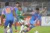 ১০ জনকে নিয়ে মাঠে নেমেও ভারতকে দেখিয়ে বাংলাদেশ