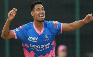 আজ আইপিএলে মুম্বাই বিপক্ষে মাত্র ২ উইকেট নিলেই দুর্দান্ত এক মাইলফলক স্পর্শ করবেন মুস্তাফিজ