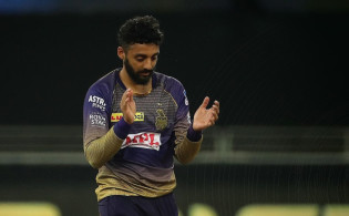 ফর্মের তুঙ্গে থাকা নারিনকে কঠিন ও বাজে সিদ্ধান্ত নিয়েছে ওয়েস্ট ইন্ডিজ