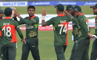 দিনের শুরুতেই দেখেনিন টিভিতে আজকের খেলার সময়