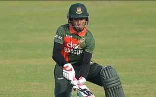 আউট হয়ে ফিরলেন আফিফ,৯ ওভার শেষ দেখেনিন সর্বশেষ স্কোর