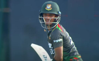 ৪,৪,৪,৪,৪,৪,৪,৪,৪ ব্যাটিং তান্ডবে বড় লজ্জা থেকে বাঁচলো বাংলাদেশ