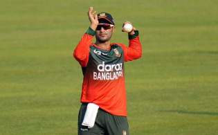 বিশ্বকাপে যেসব নতুন নতুন রেকর্ডের সামনে দাড়িয়ে সাকিব আল হাসান