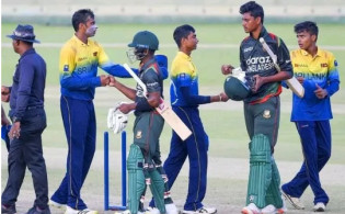 টাইগারদের ৪৫৫ রানের রেকর্ডগড়া ম্যাচে শেষ ৪ বলে প্রয়োজন ২ রান