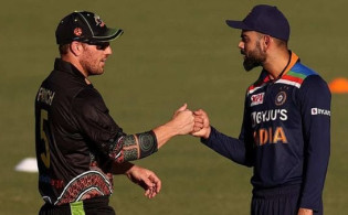 হাড্ডাহাড্ডি লড়াইয়ে শেষ হলো ভারত ও অস্ট্রেলিয়ার ম্যাচ