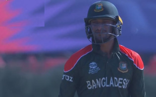 শেষ হলো ৯ ওভারের খেলা,সর্বশেষ স্কোর