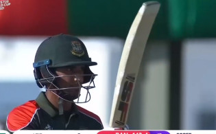 ৫০ করে আউট হলেন মাহমুদুল্লাহ,সর্বশেষ স্কোর