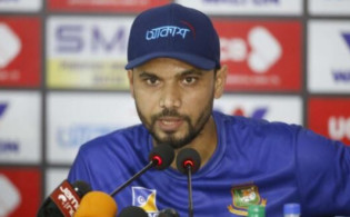 তোমাদের ভালোবাসে বলেই সবাই এতো কথা বলে : মাশরাফি