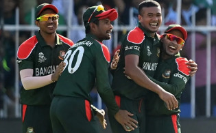 শেষ হয়নি আশা এখনও টাইগারদের রয়েছে সেমিফাইনালে খেলার স্বপ্ন,দেখেনিন কঠিন সমীকরণ
