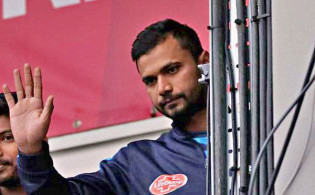 নিষেধাজ্ঞা চান মাশরাফি