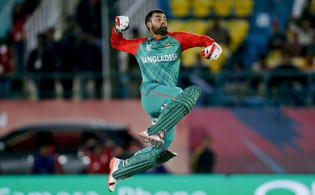 আইসিসি টি-২০ বিশ্বকাপে সেঞ্চুরি হাঁকিয়েছে যে ৮ ব্যাটসম্যান