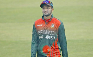হঠাৎ করেই অনেক বড় দু:সংবাদ পেলো সাকিব