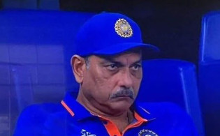 রবি শাস্ত্রী ক্যারিয়ারে ফুলস্টপ পড়ল