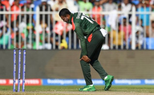 পাকিস্তান সিরিজে সাকিবের খেলা নিয়ে যা বললেন বিসিবির চিকিৎসক দেবাশীষ চৌধুরী