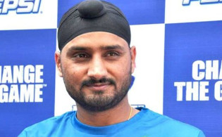 ভারত বিশ্বকাপ থেকে বাদ পড়ায় টু্ইটে যা লিখলেন : শেবাগ,হরভজন সিংহ ও ভিভিএস লক্ষণরা