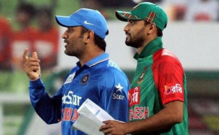 ধোনিকে নকল করতে চান না মাশরাফি